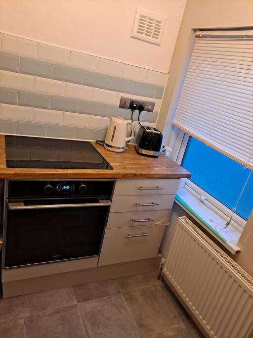 Two Bedroom Maisonette Close Towarwick Uni Ковънтри Екстериор снимка