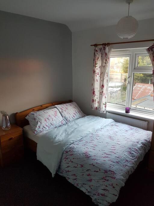 Two Bedroom Maisonette Close Towarwick Uni Ковънтри Екстериор снимка