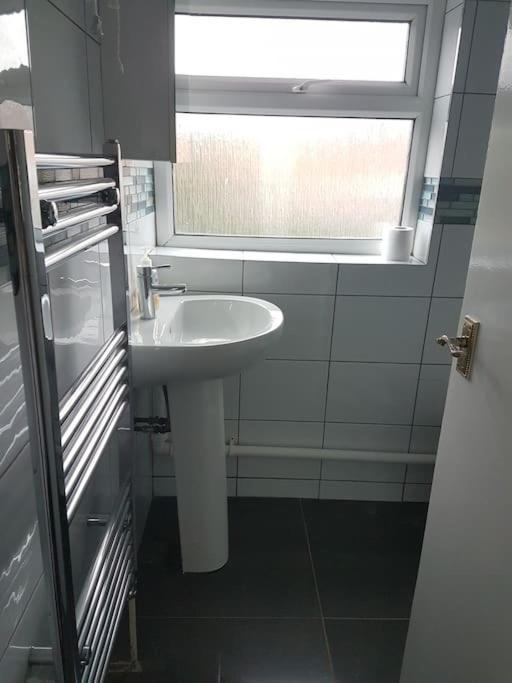 Two Bedroom Maisonette Close Towarwick Uni Ковънтри Екстериор снимка